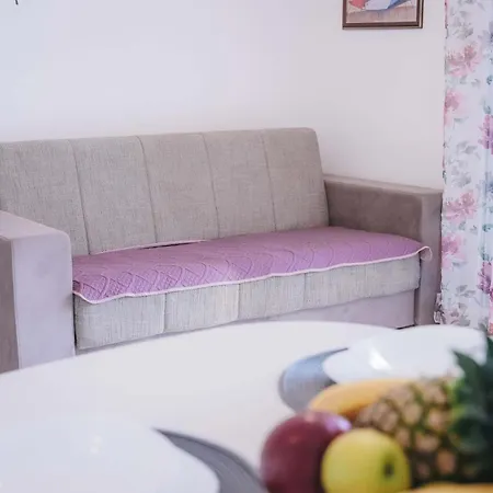 Gloria بروماجنا