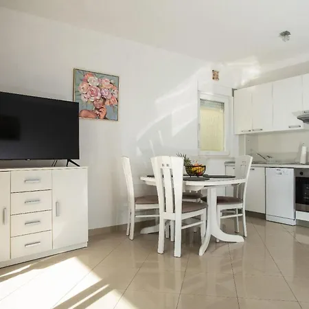 Апартаменты Gloria Проманья